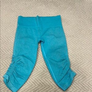 Lululemon Athletica Blue Capri Pants with Ruched Sides